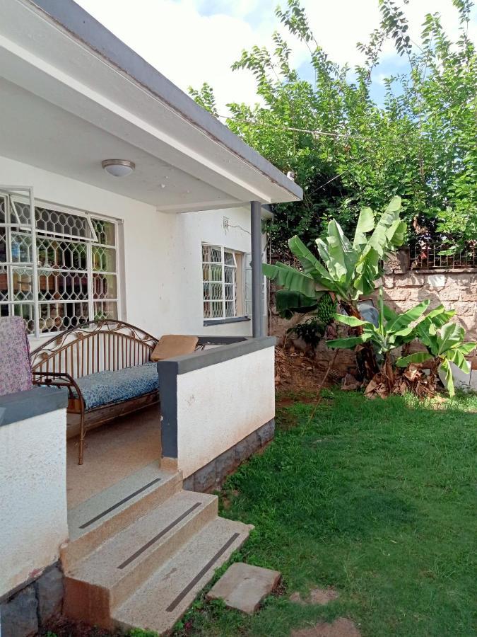 Pinkroses Gardens Hostel Nairobi Exterior photo