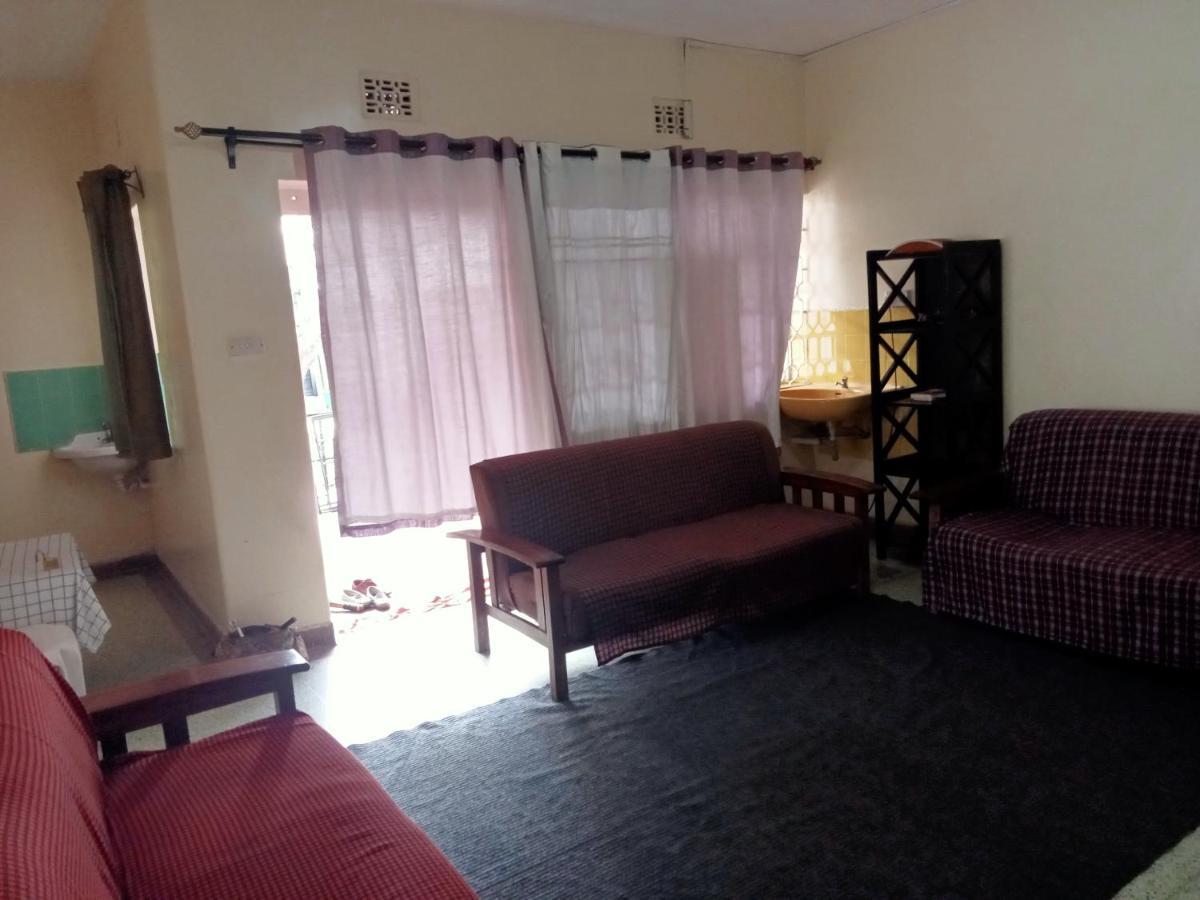 Pinkroses Gardens Hostel Nairobi Exterior photo